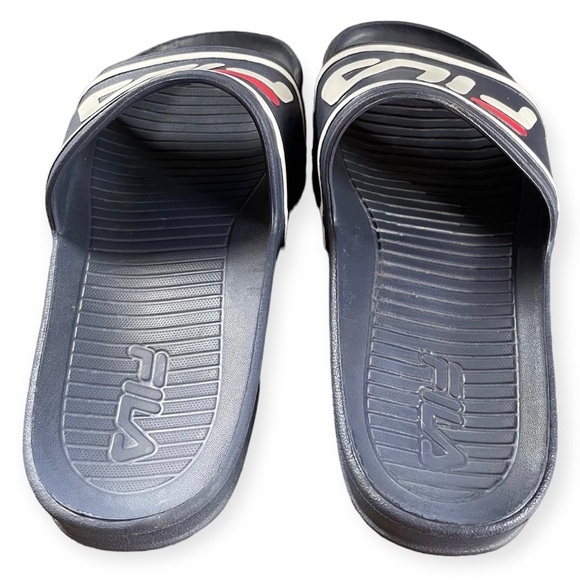 Fila slides - Picture 4 of 6
